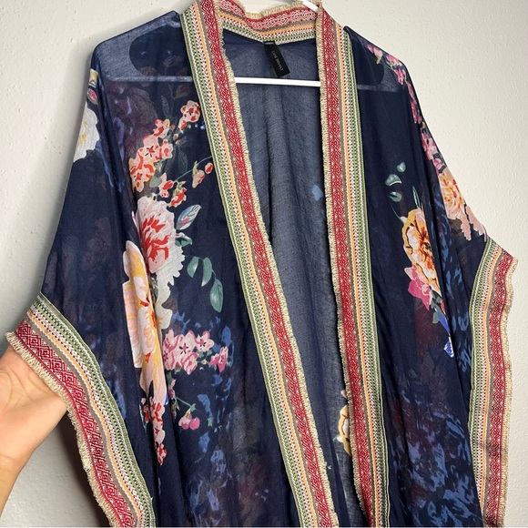 LANE BRYANT Floral Kimono with Navy and Multicolor Design - Picture 3 of 7